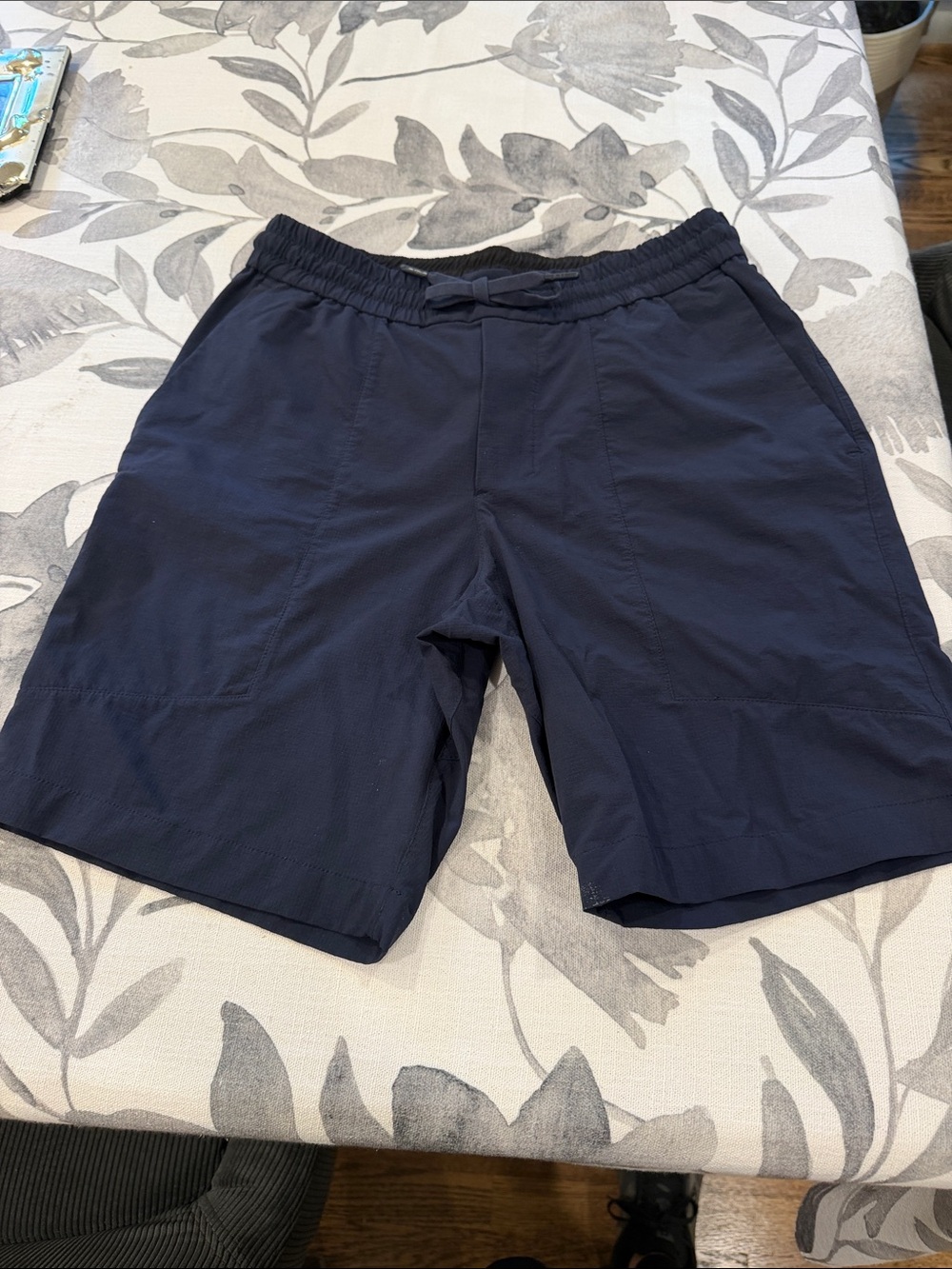 lululemon athletica Men's Navy Performance Shorts size Small